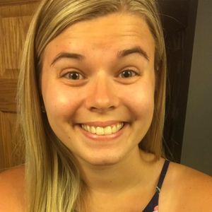 Meet your Posher, Destinee